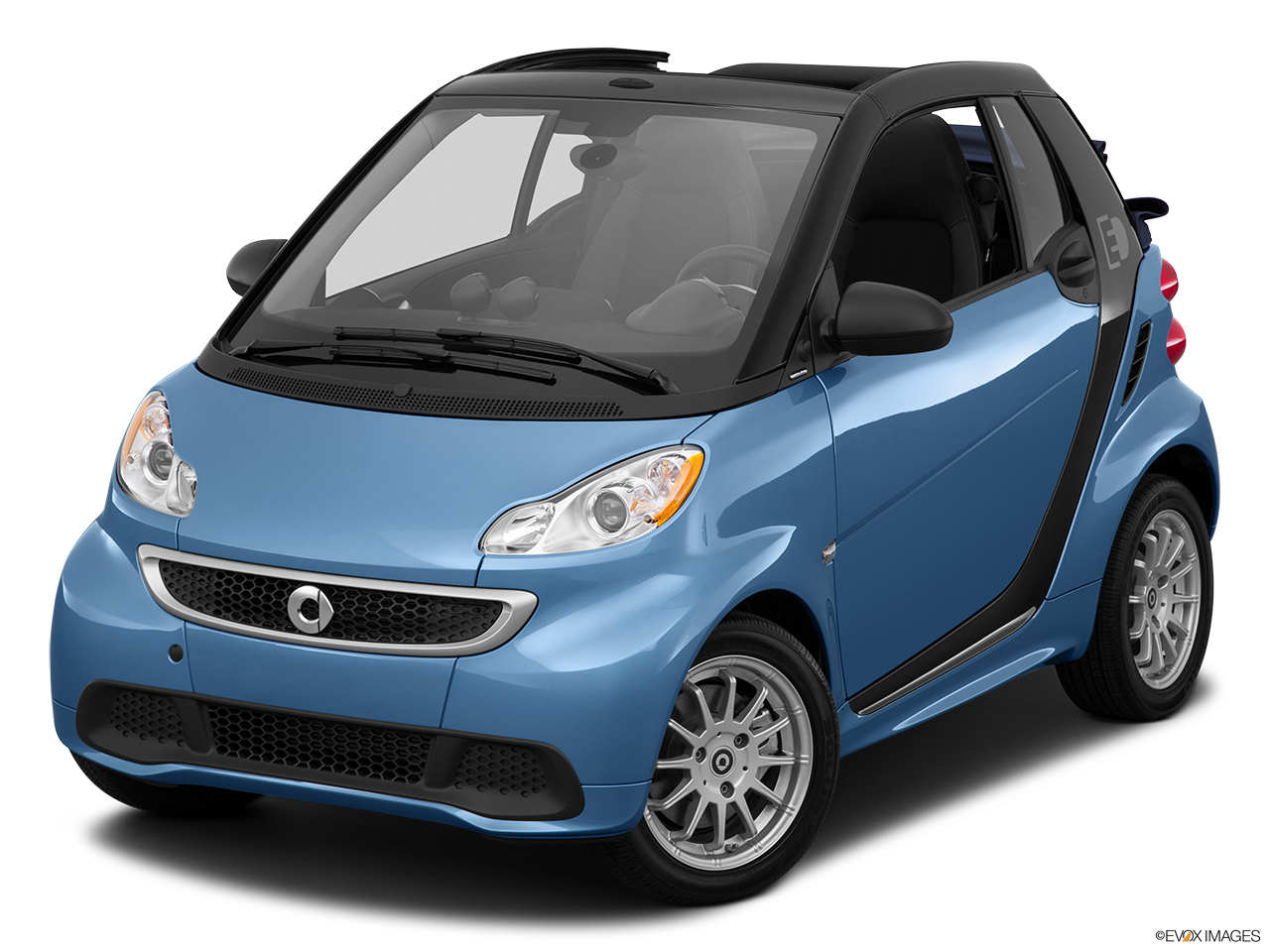 2014 Smart Fortwo Electric Drive Base Front angle view. 