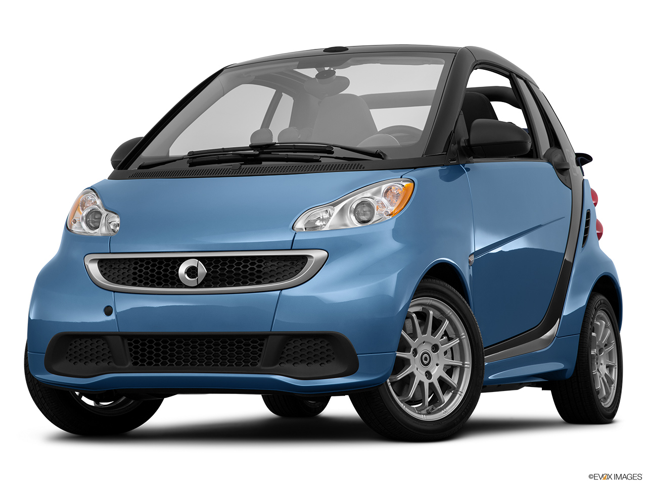 2014 Smart Fortwo Electric Drive Base Front angle view, low wide perspective. 