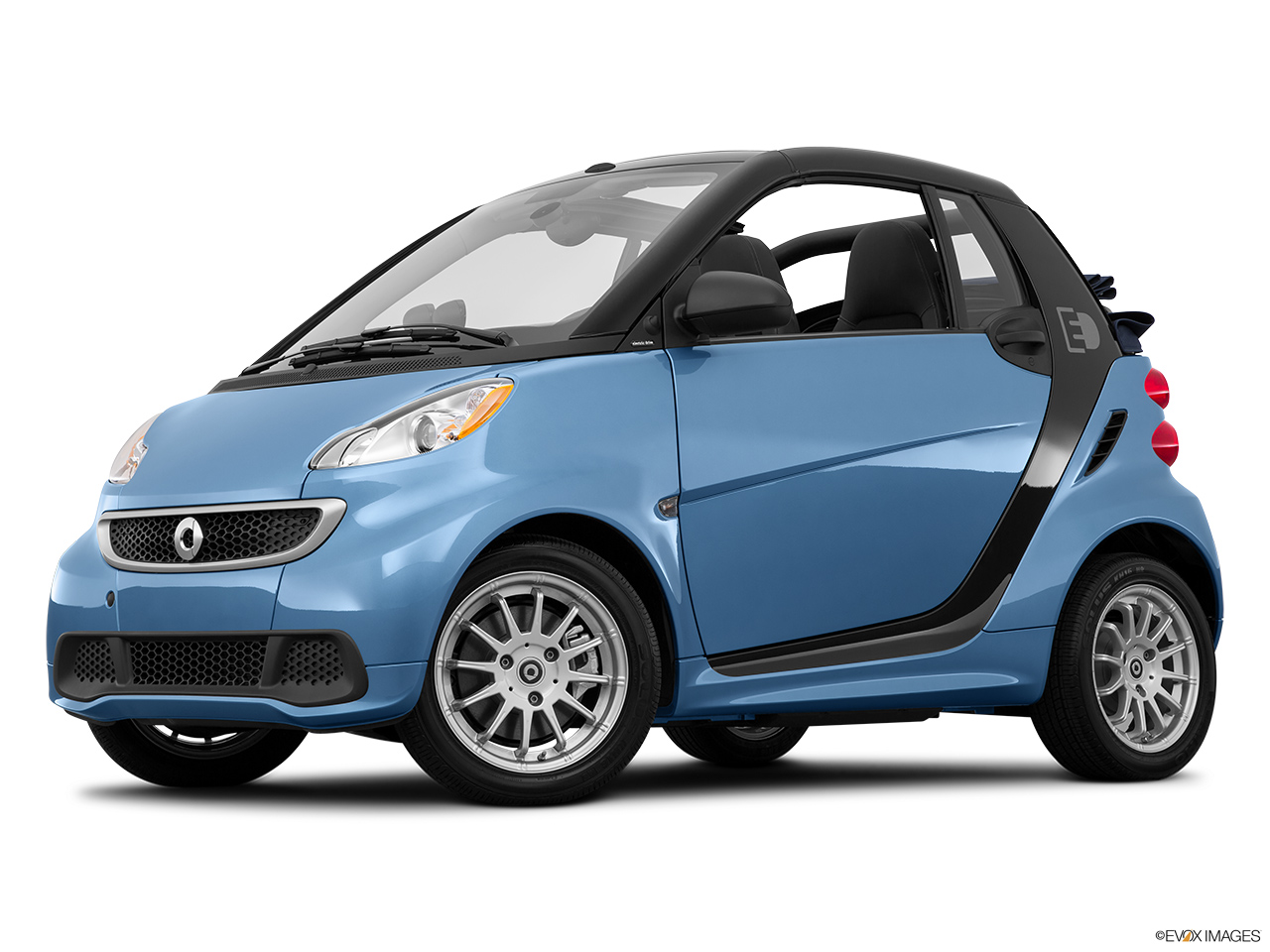 2014 Smart Fortwo Electric Drive Base Low/wide front 5/8. 