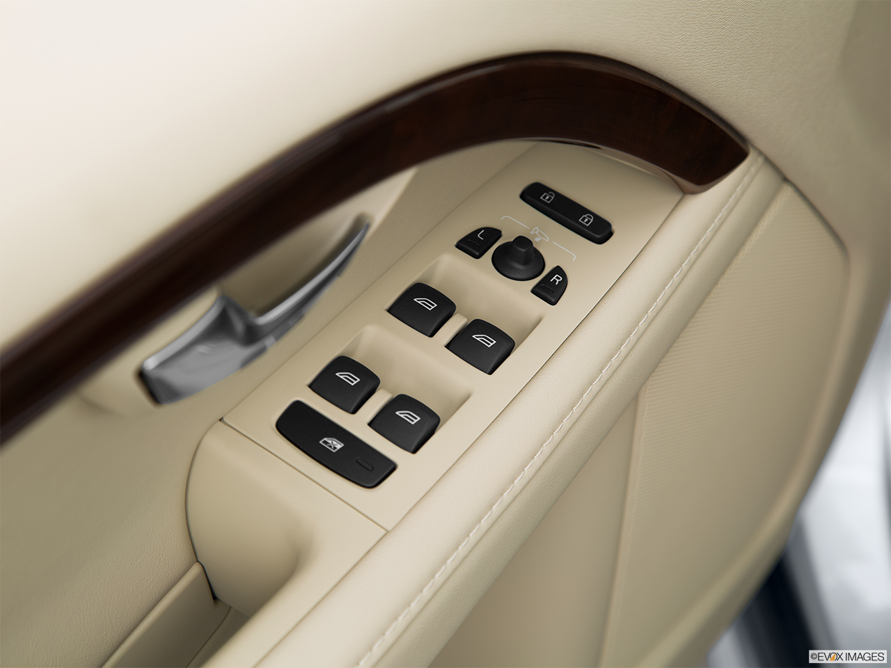 2015 Volvo S80 T5 Drive-E FWD Driver's side inside window controls. 