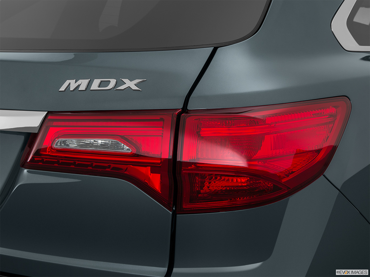 2016 Acura MDX Base Passenger Side Taillight. 