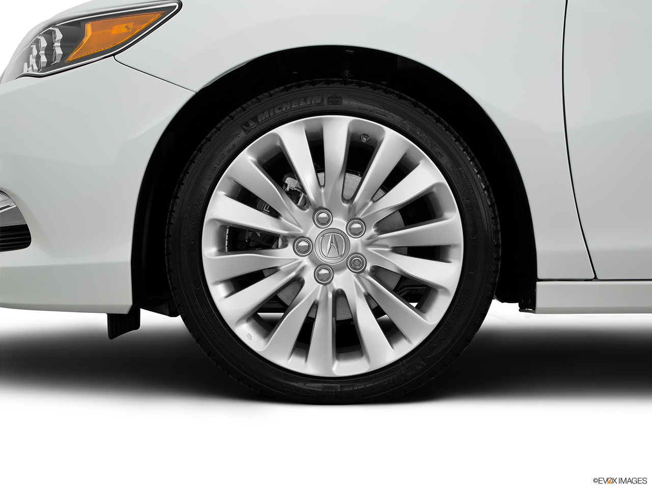 2015 Acura RLX Base Front Drivers side wheel at profile. 