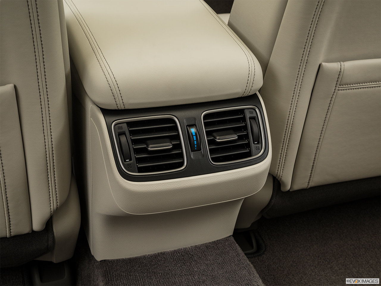 2015 Acura RLX Base Rear A/C controls. 