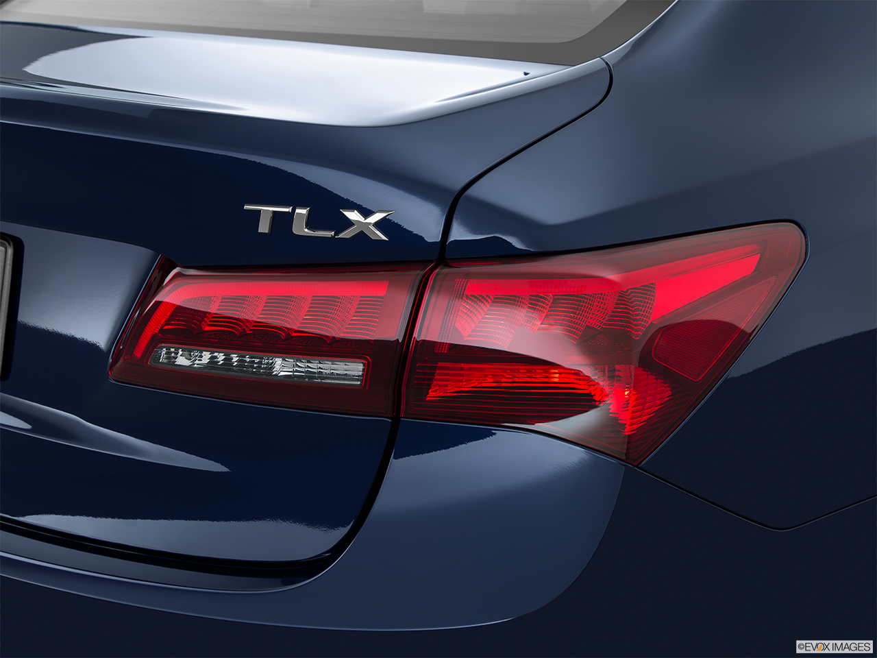 2016 Acura TLX 3.5 V-6 9-AT P-AWS Passenger Side Taillight. 