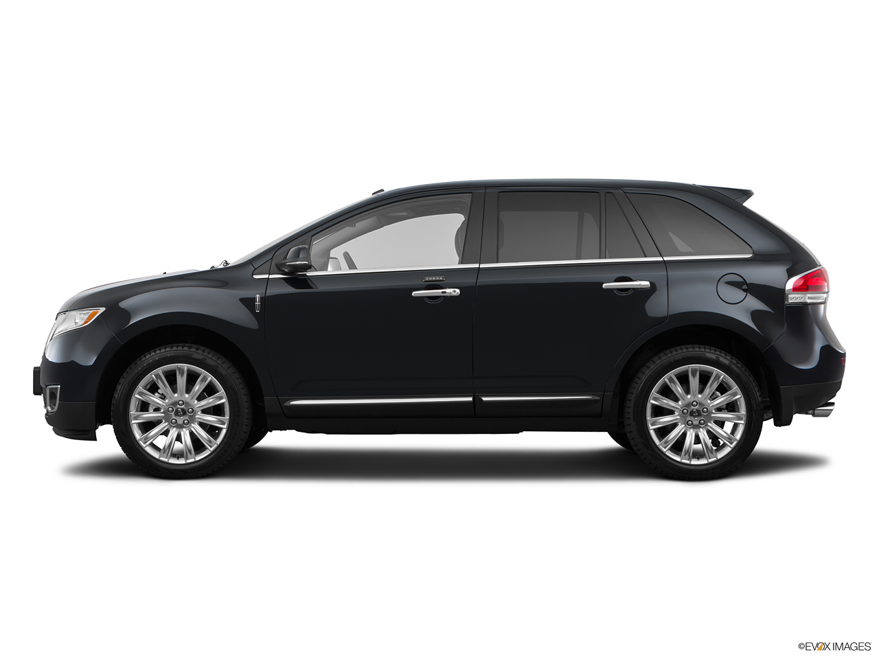 2022 Lincoln MKX   Side