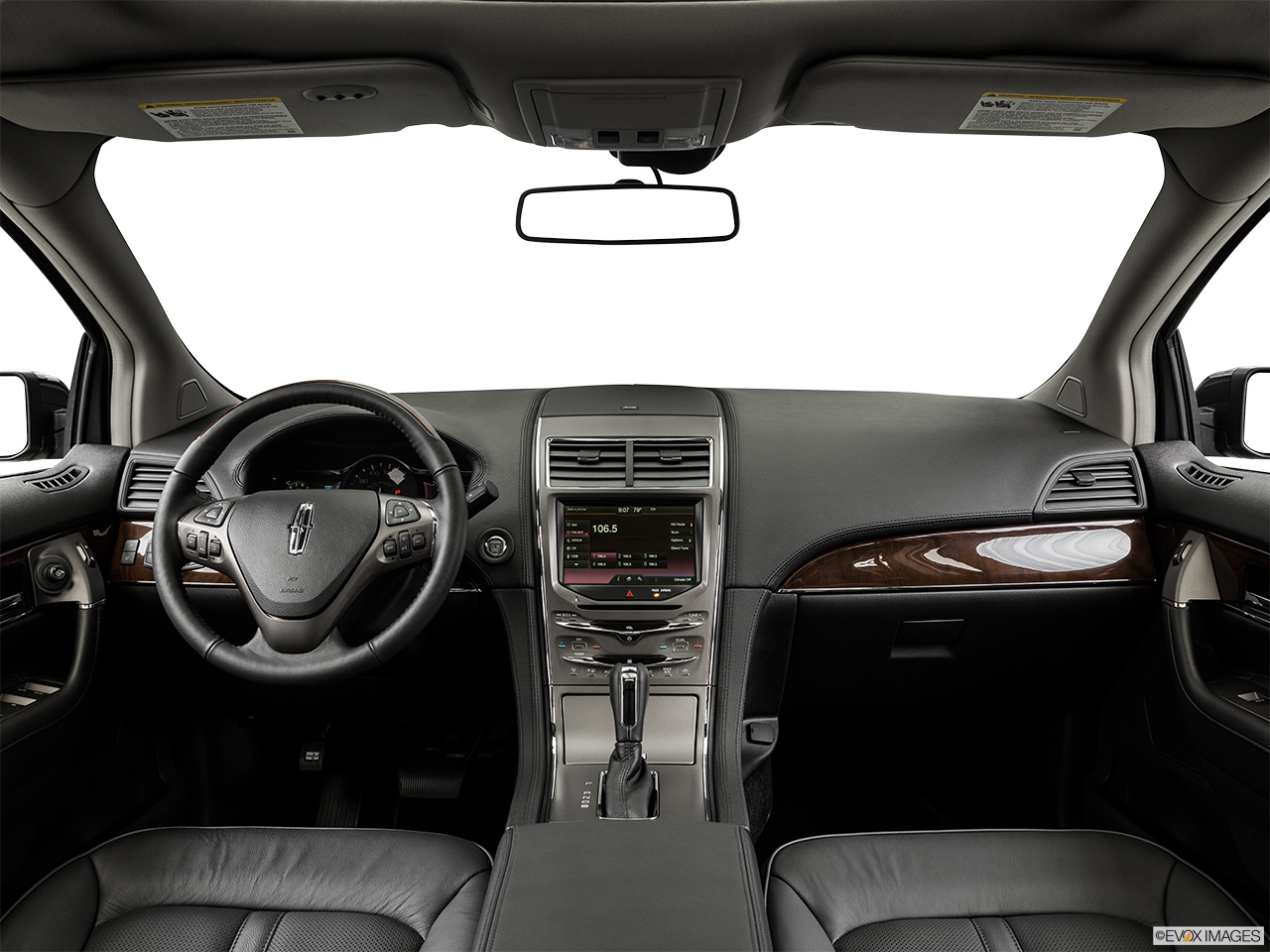 2015 Lincoln MKX FWD Centered wide dash shot 