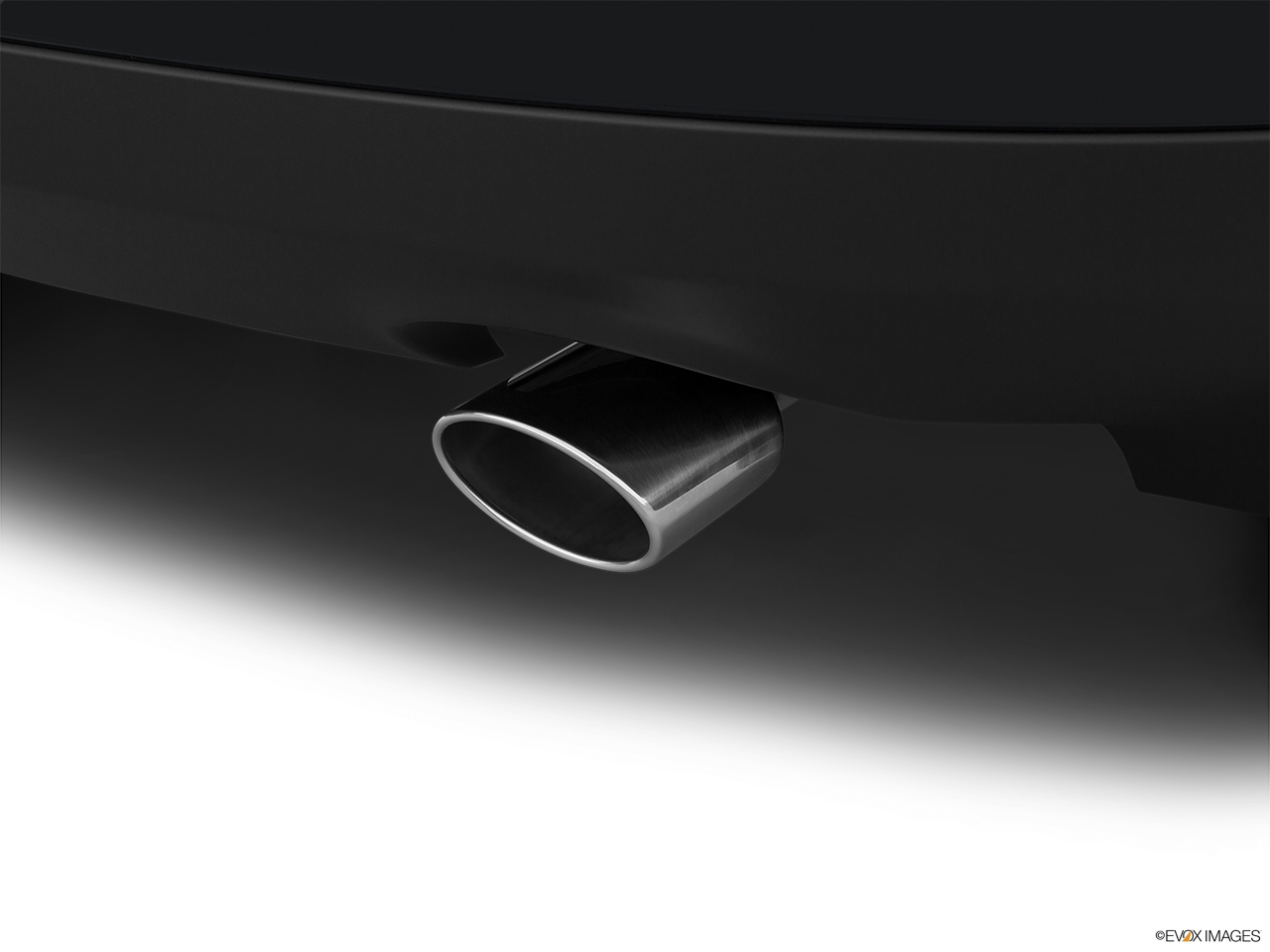 2015 Lincoln MKX FWD Chrome tip exhaust pipe. 