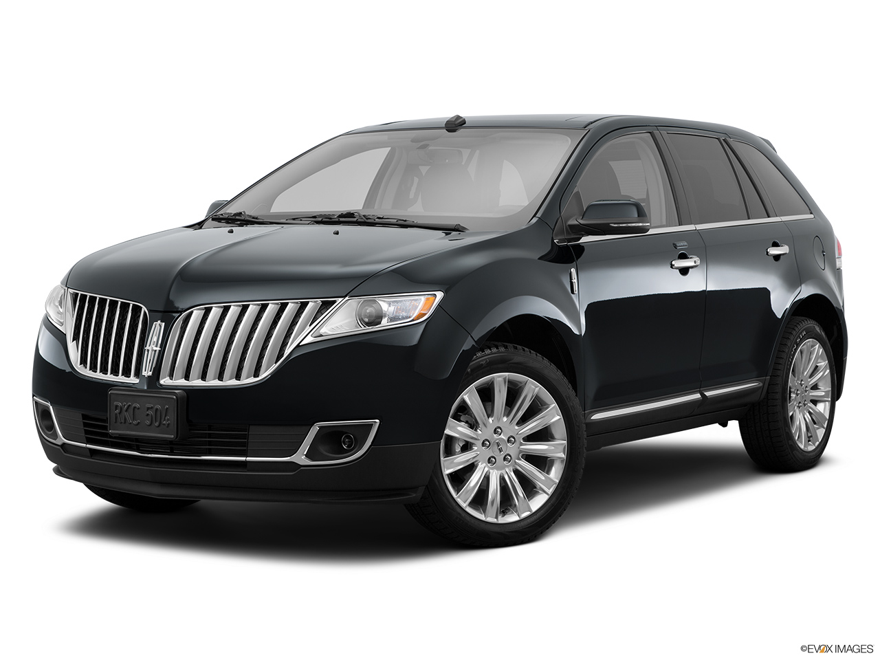 2015 Lincoln MKX FWD Front angle medium view. 