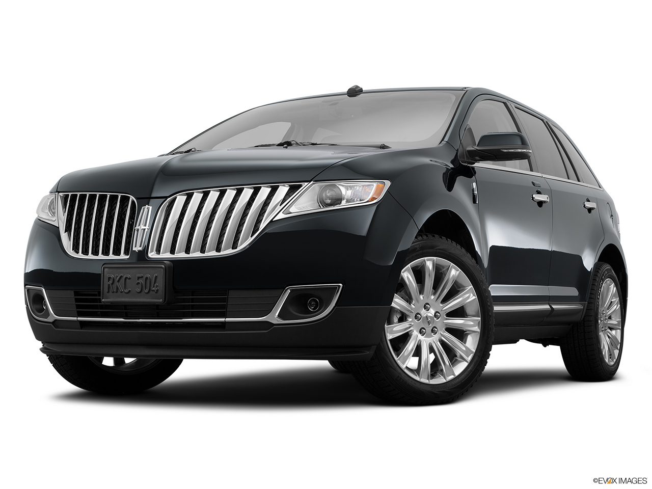 2015 Lincoln MKX FWD Front angle view, low wide perspective. 