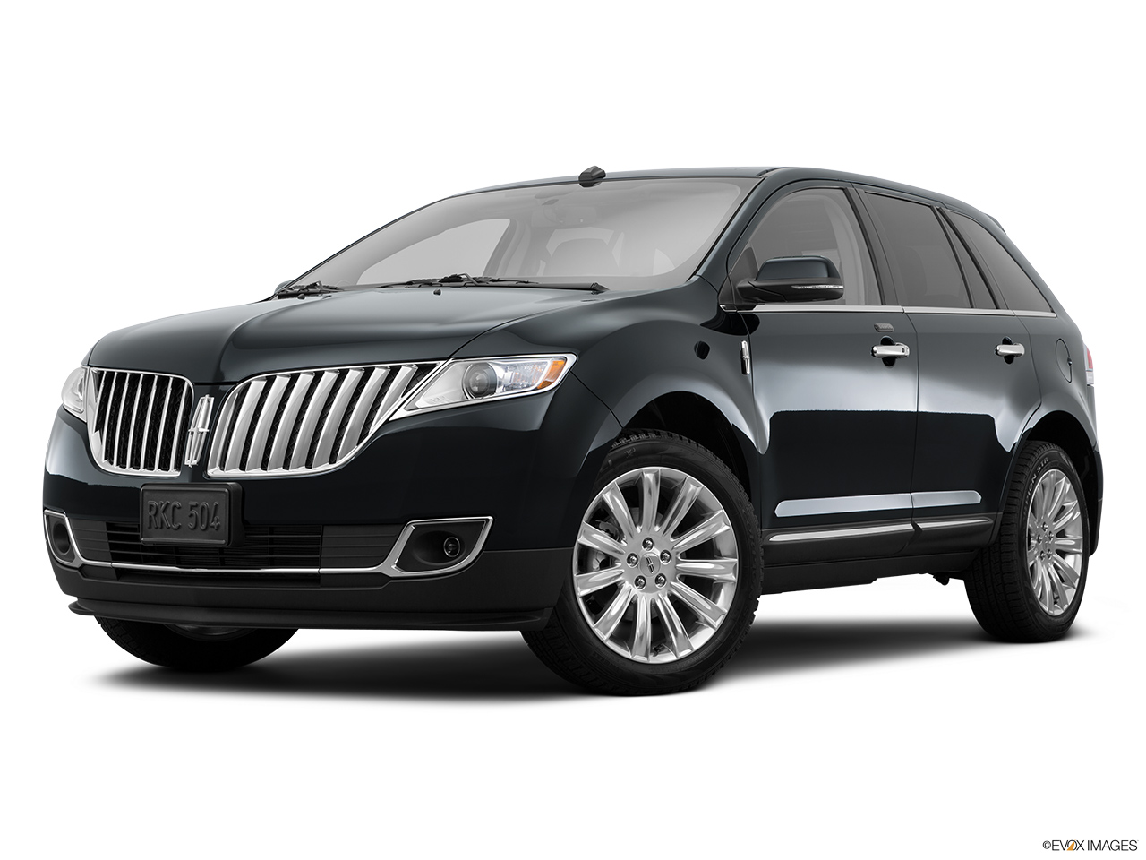 2015 Lincoln MKX FWD Front angle medium view. 
