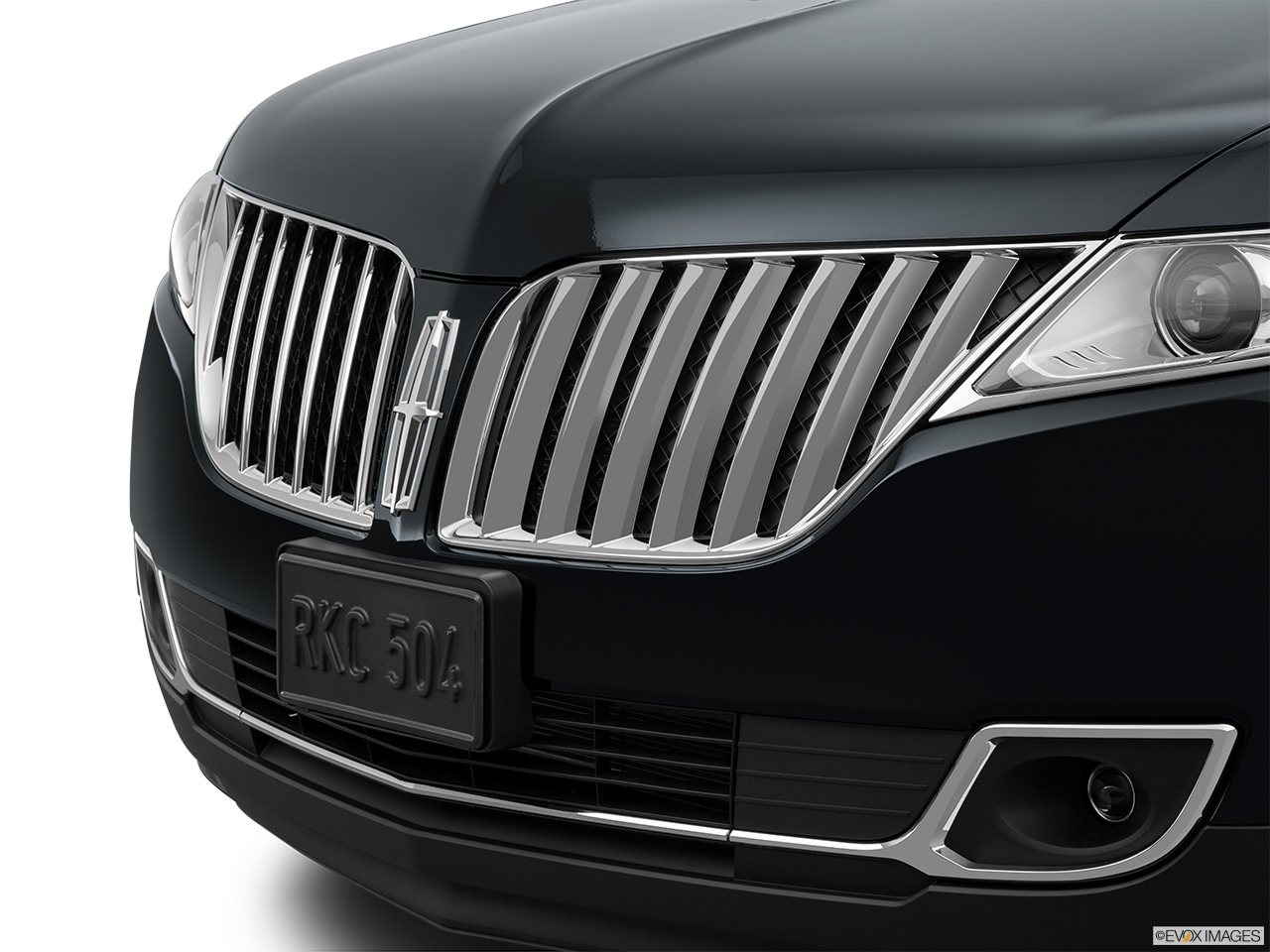 2015 Lincoln MKX FWD Close up of Grill. 