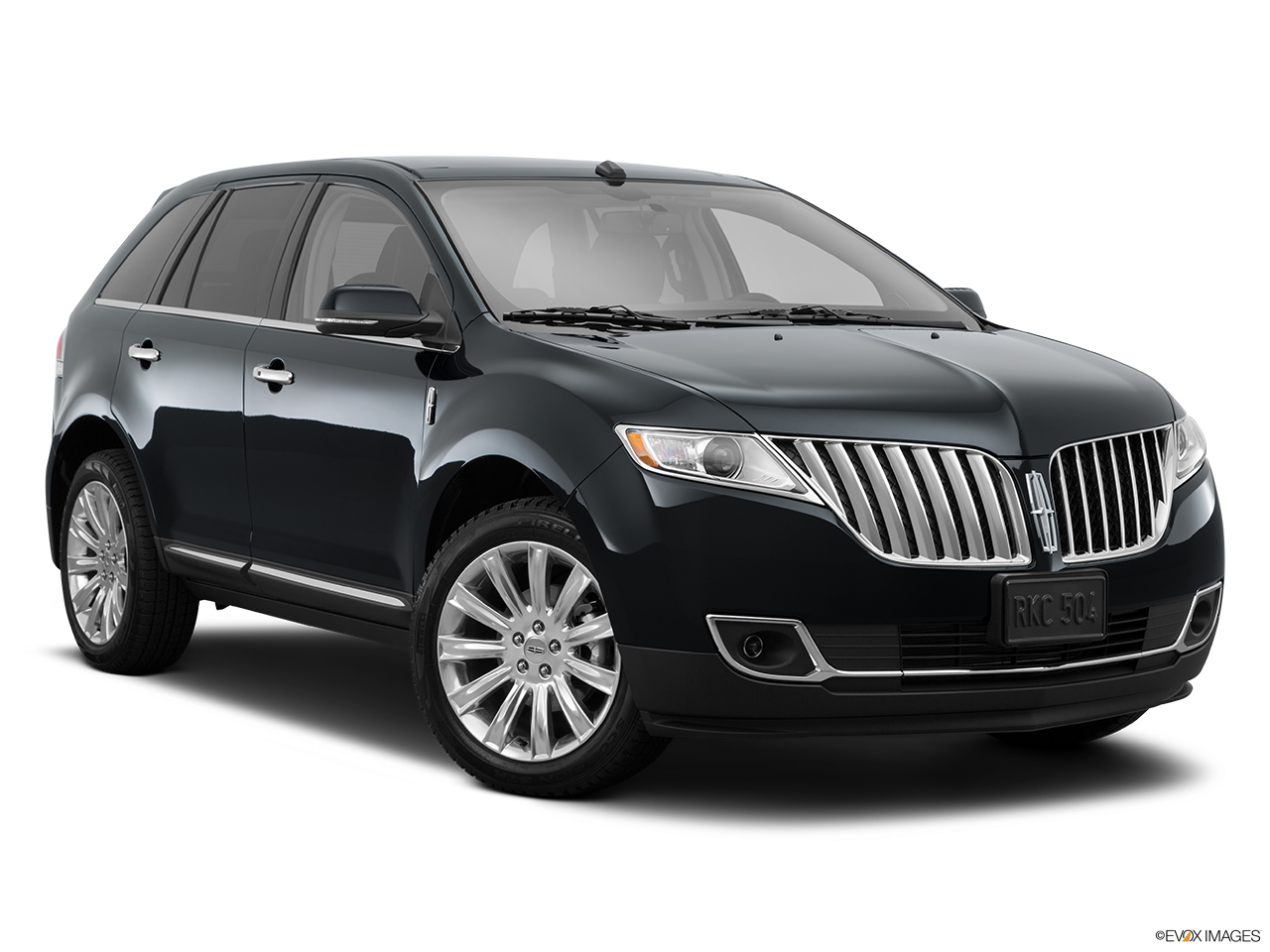 2015 Lincoln MKX FWD Front passenger 3/4 w/ wheels turned. 