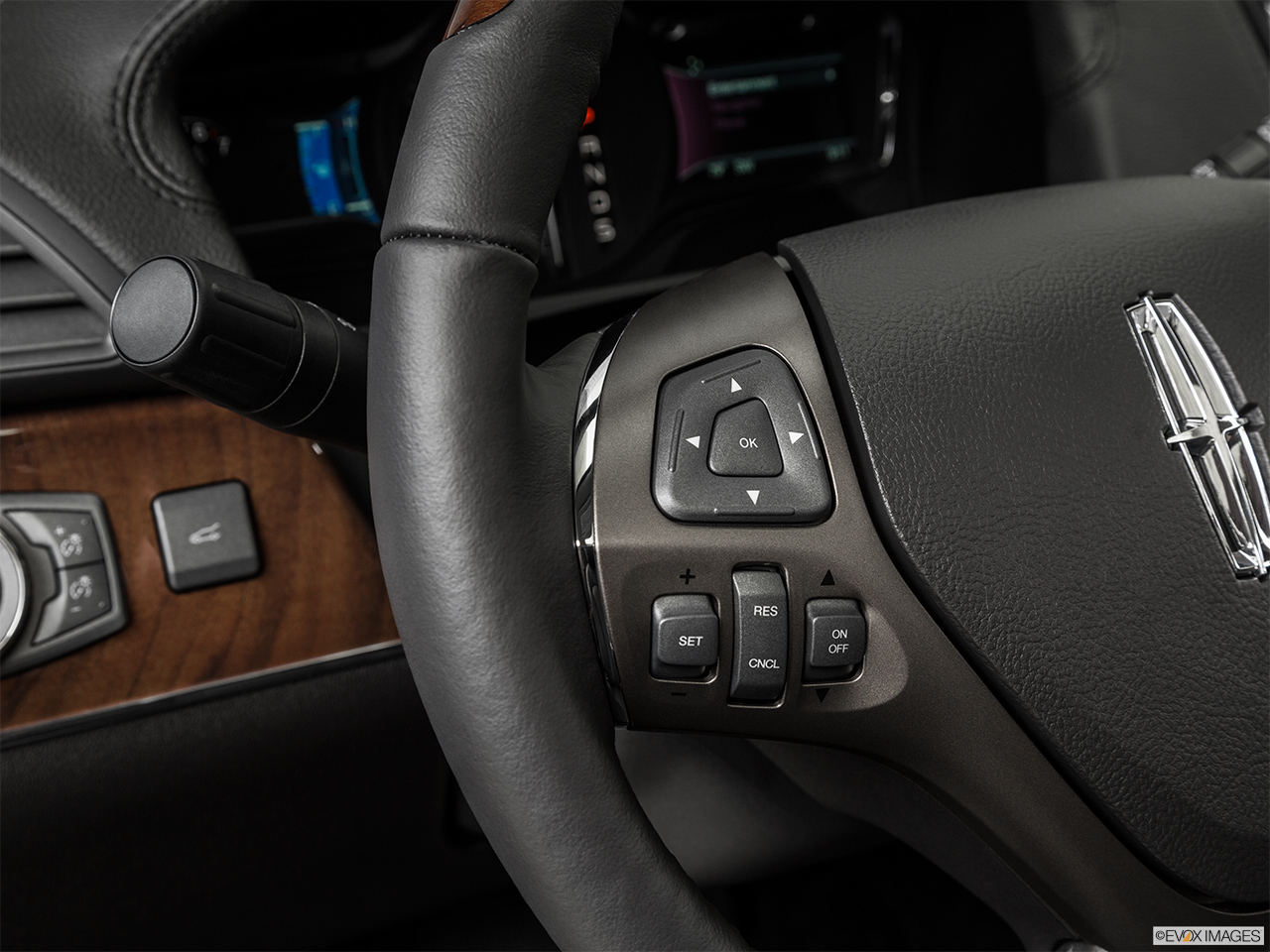 2015 Lincoln MKX FWD Steering Wheel Controls (Left Side) 